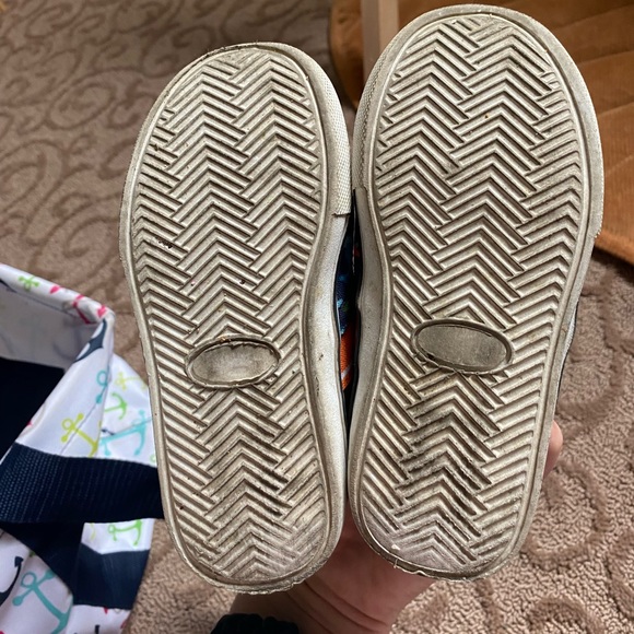 SOLD — Ripzone Slip ons — Size 9 - Picture 3 of 3